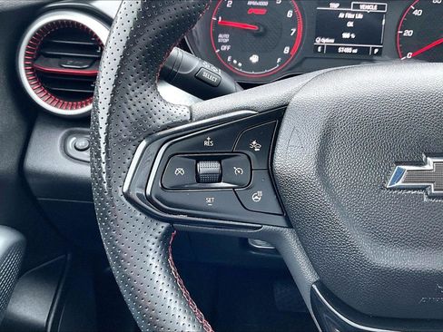 Used 2024 Chevrolet Trax RS w/ Sunroof Package image 16