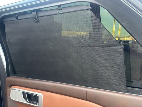 Used 2022 Ford Explorer King Ranch w/ Premium Technology Package image 28