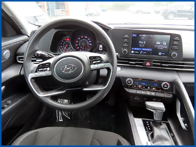 Used 2021 Hyundai Elantra SEL FWD image 11