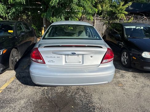 Used 2007 Ford Taurus SE FWD image 3