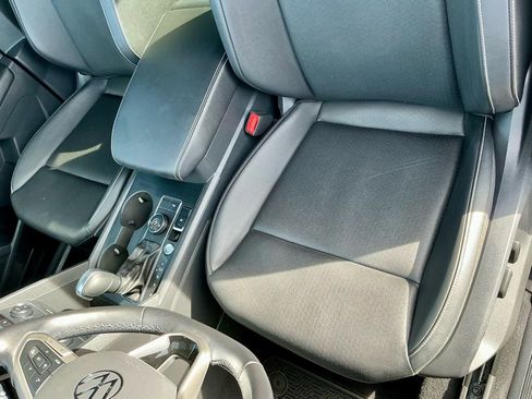 Used 2020 Volkswagen Atlas Cross Sport SE w/ Towing Package image 40