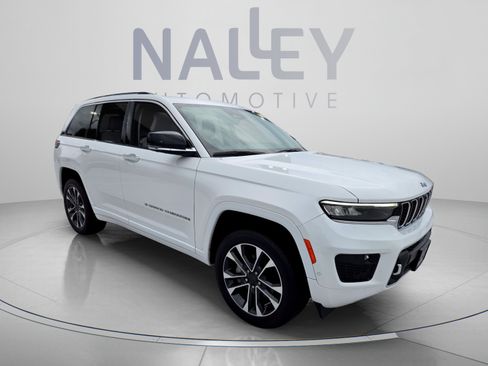 Used 2023 Jeep Grand Cherokee Overland w/ Adv Protech Group III AWD/4WD image 6
