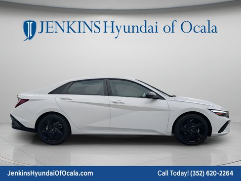 New 2026 Hyundai Elantra SEL Sport FWD image 2