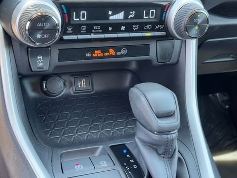 Used 2025 Toyota RAV4 LE AWD/4WD image 27