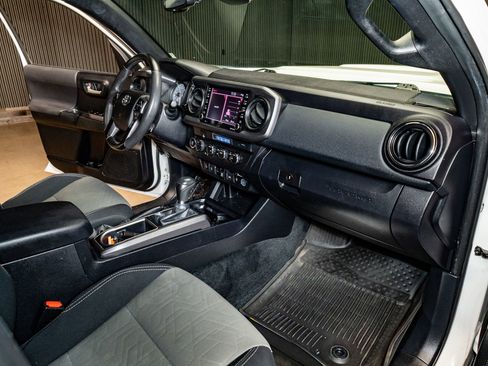 Used 2022 Toyota Tacoma TRD Sport image 20