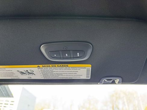 New 2026 Chrysler Pacifica Select image 16