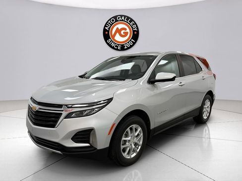 Used 2022 Chevrolet Equinox LT AWD/4WD image 2