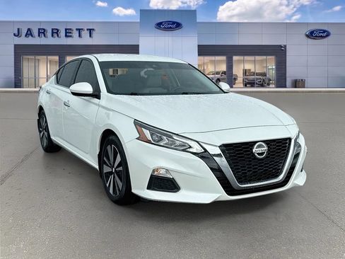 Used 2022 Nissan Altima 2.5 SV FWD image 1