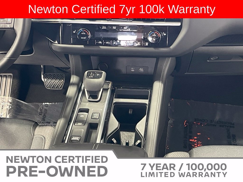 Used 2025 Nissan Pathfinder SV w/ SV Premium Package FWD image 15