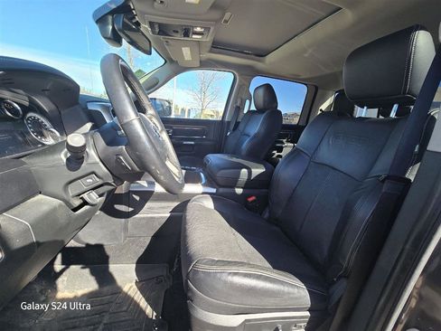 Used 2017 RAM 1500 Laramie w/ Convenience Group image 5