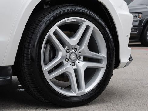 Used 2015 Mercedes-Benz GL 550 4MATIC image 60