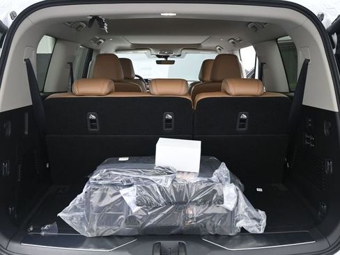 New 2026 INFINITI QX80 Luxe w/ Cargo Package image 30