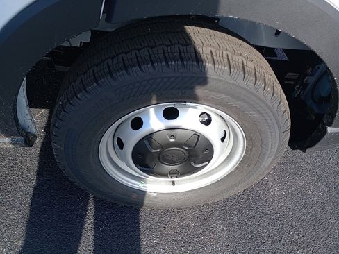 New 2026 Ford Transit 250 148 Medium Roof image 9