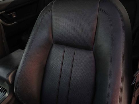 Used 2018 Land Rover Discovery Sport HSE image 26