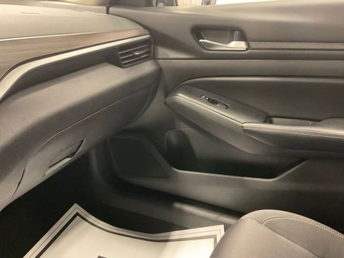 Used 2024 Nissan Altima 2.5 SV image 18