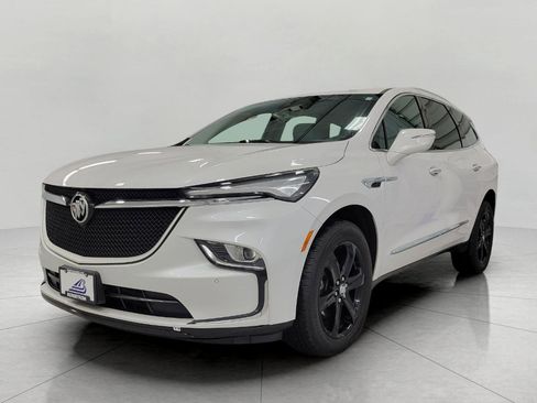 Used 2024 Buick Enclave Essence w/ Sport Touring Edition image 12