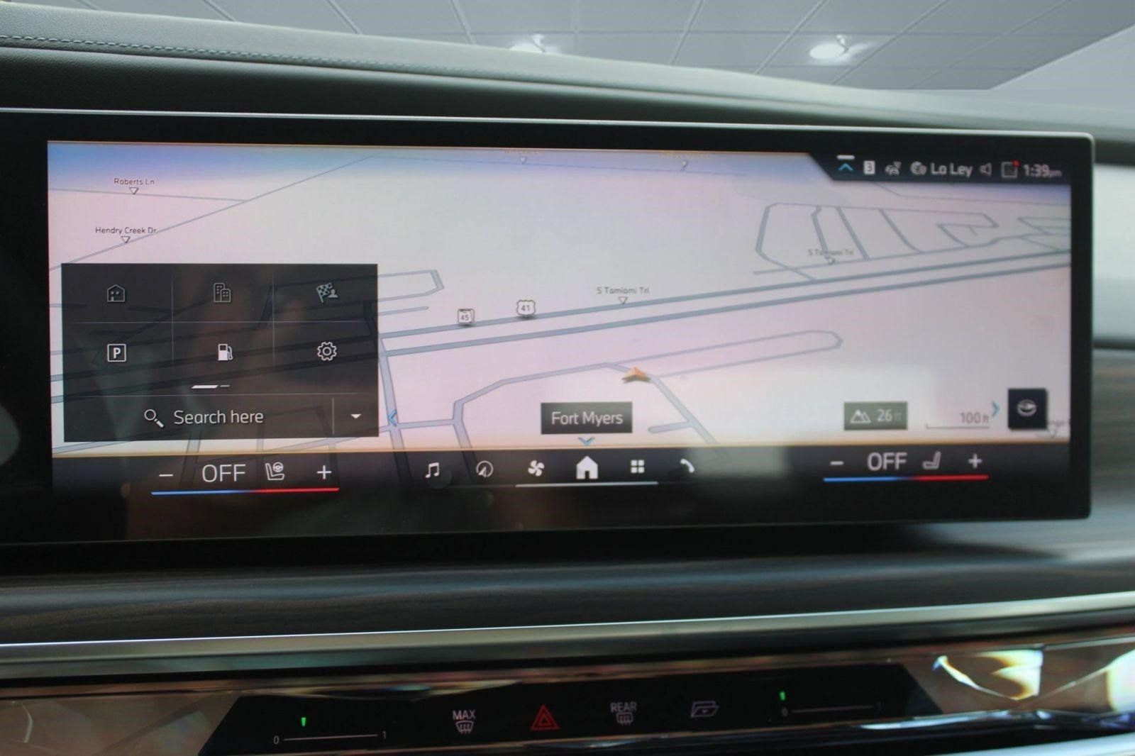 Used 2026 BMW 750e xDrive AWD/4WD image 18