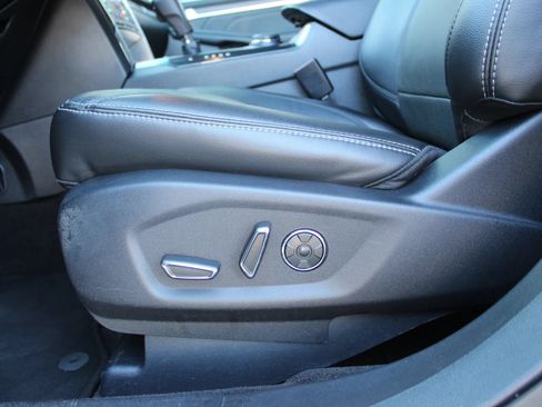 Used 2016 Ford Explorer Limited w/ Equipment Group 301A AWD/4WD image 12
