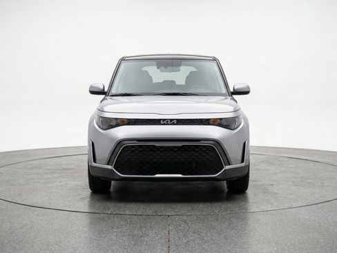 Used 2025 Kia Soul LX w/ LX Technology Package image 2