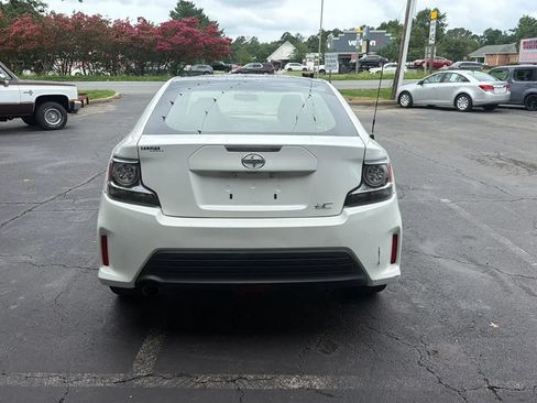 Used 2015 Scion tC FWD image 5