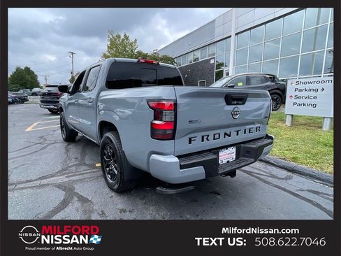 Used 2026 Nissan Frontier SV w/ Tow Package AWD/4WD image 3