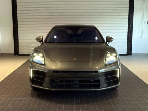 Used 2025 Porsche Panamera RWD image 6