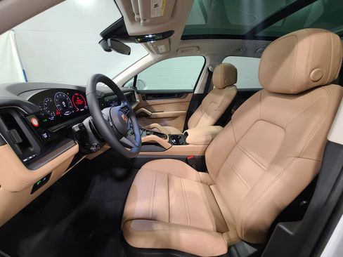 New 2026 Porsche Cayenne image 15