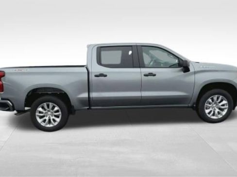 Used 2024 Chevrolet Silverado 1500 Custom image 4