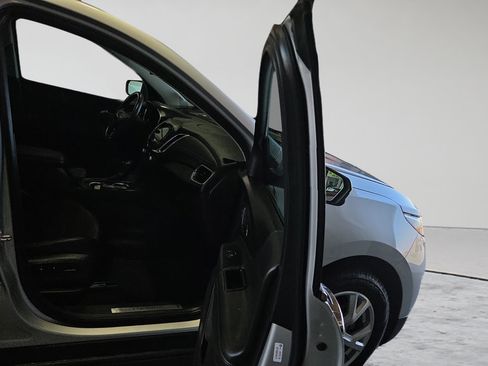 Used 2021 Chevrolet Equinox Premier AWD/4WD image 37