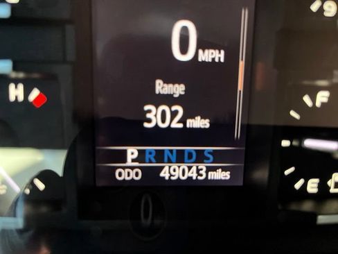 Used 2019 Toyota Tundra SR5 w/ SR5 Upgrade Package RWD image 7