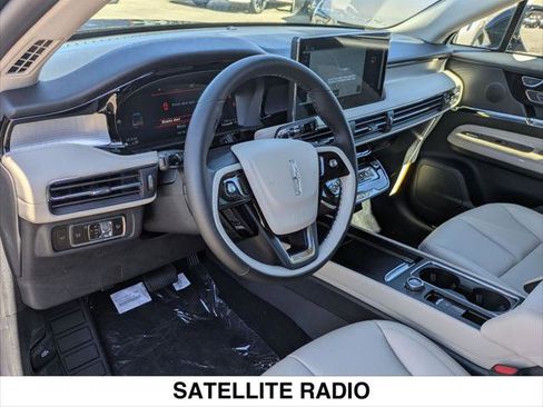 New 2025 Lincoln Corsair AWD w/ Equipment Group 101A image 8