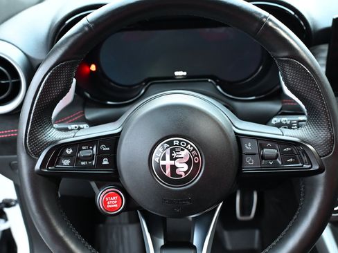 Used 2024 Alfa Romeo Tonale Veloce w/ Active Assist Package image 12