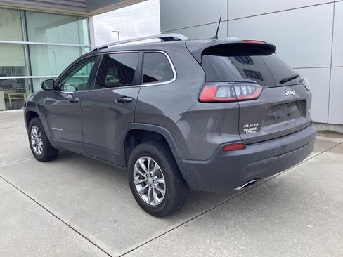 Used 2019 Jeep Cherokee Latitude Plus w/ Cold Weather Group AWD/4WD image 4