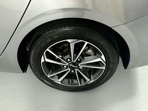 Used 2024 Kia Forte LXS FWD image 29