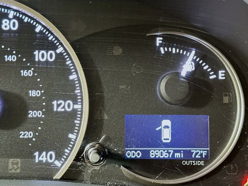 Used 2017 Lexus CT 200h w/ Seat Comfort Package image 18