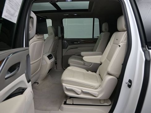 Used 2024 Cadillac Escalade ESV Sport Platinum AWD/4WD image 26
