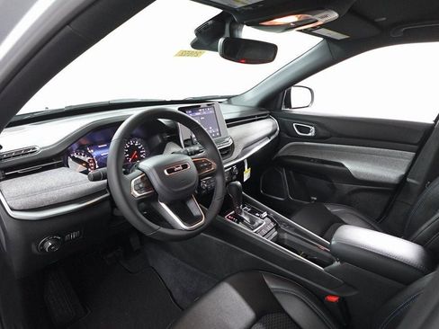 New 2026 Jeep Compass Latitude image 12