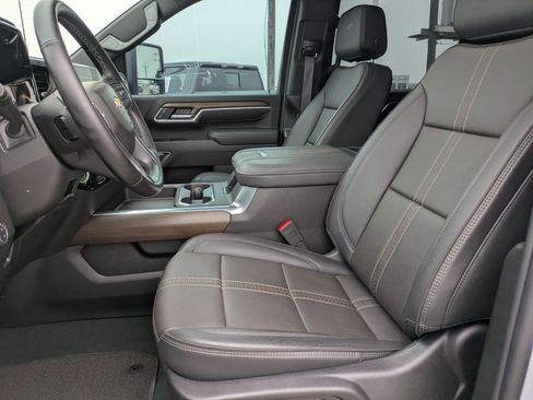 Used 2025 Chevrolet Silverado 2500 High Country w/ High Country Premium Package image 11