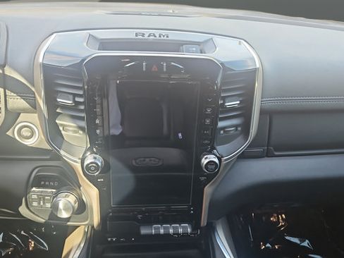 Used 2019 RAM 1500 Laramie AWD/4WD image 14