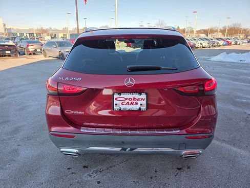 Used 2021 Mercedes-Benz GLA 250 GLA 250 Sport Utility 4D image 4