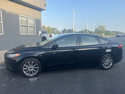 Used 2017 Ford Fusion SE w/ Fusion SE Technology Package