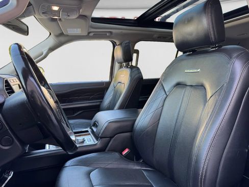 Used 2018 Ford Expedition Platinum AWD/4WD image 13