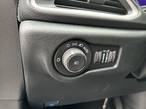 New 2026 Chrysler Pacifica Select w/ S Appearance Package FWD image 12