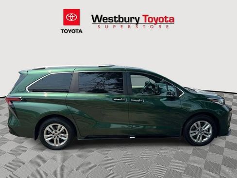Certified 2024 Toyota Sienna Limited AWD/4WD image 7