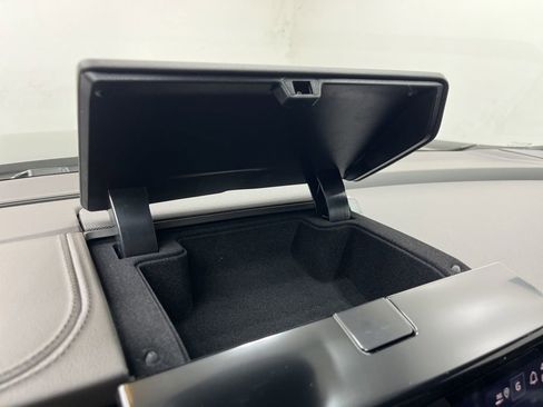 New 2026 GMC Yukon XL AT4 image 17