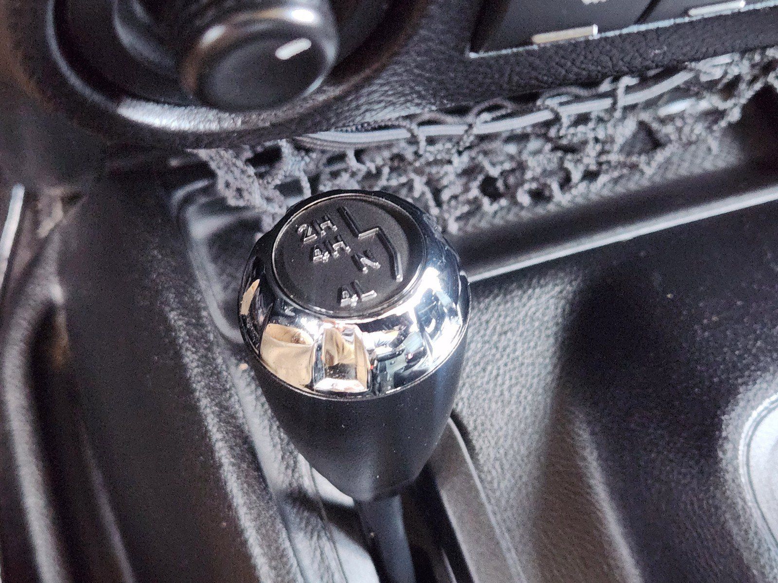 Used 2012 Jeep Wrangler Unlimited Sahara AWD/4WD image 15