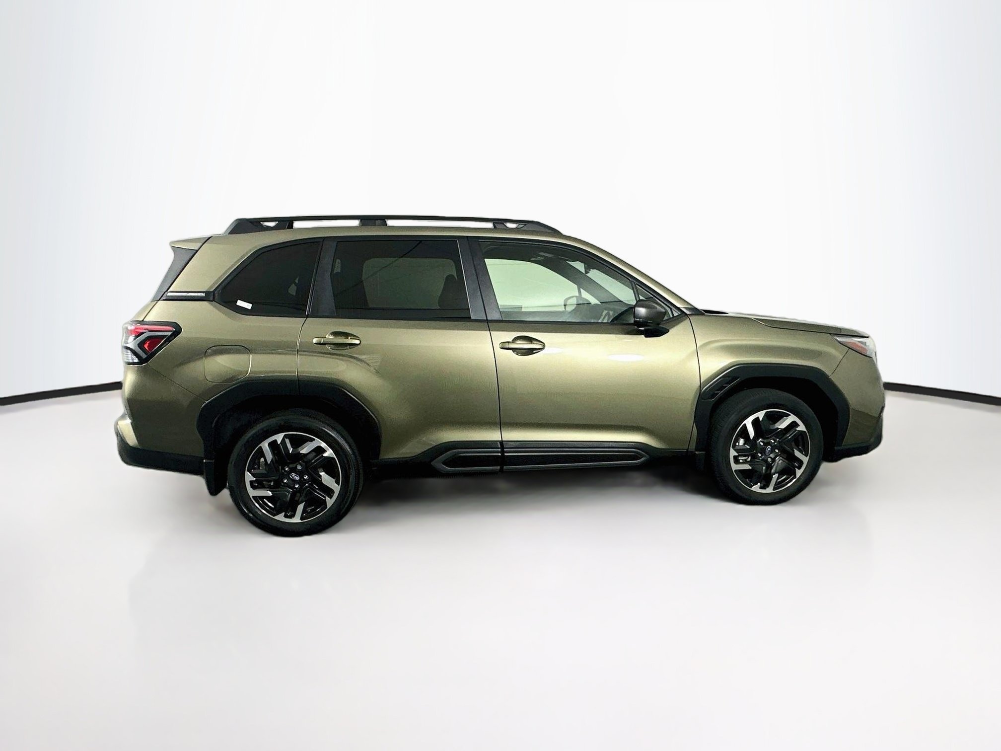Used 2025 Subaru Forester Limited AWD/4WD image 10