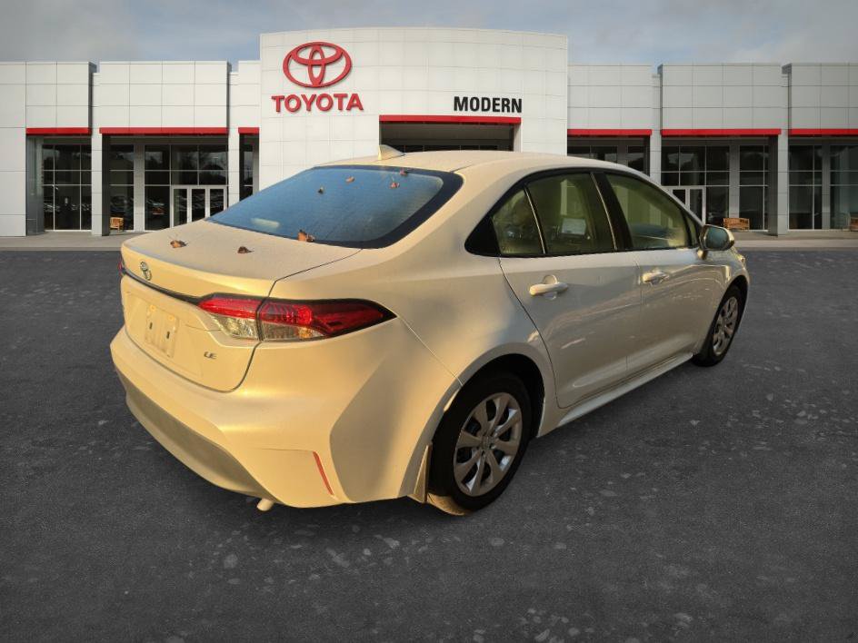 Used 2026 Toyota Corolla LE FWD image 5