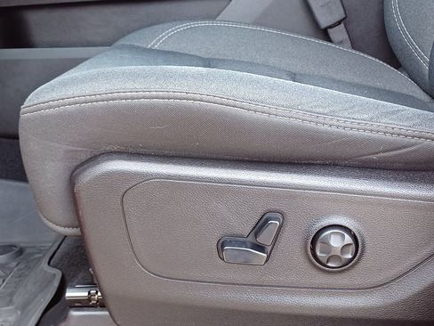 Used 2019 RAM 1500 Big Horn AWD/4WD image 10