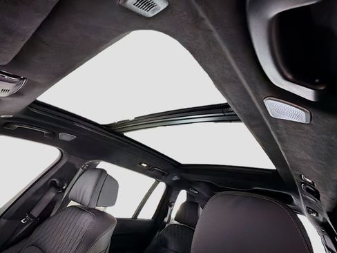 Certified 2025 BMW X7 M60i AWD/4WD image 23